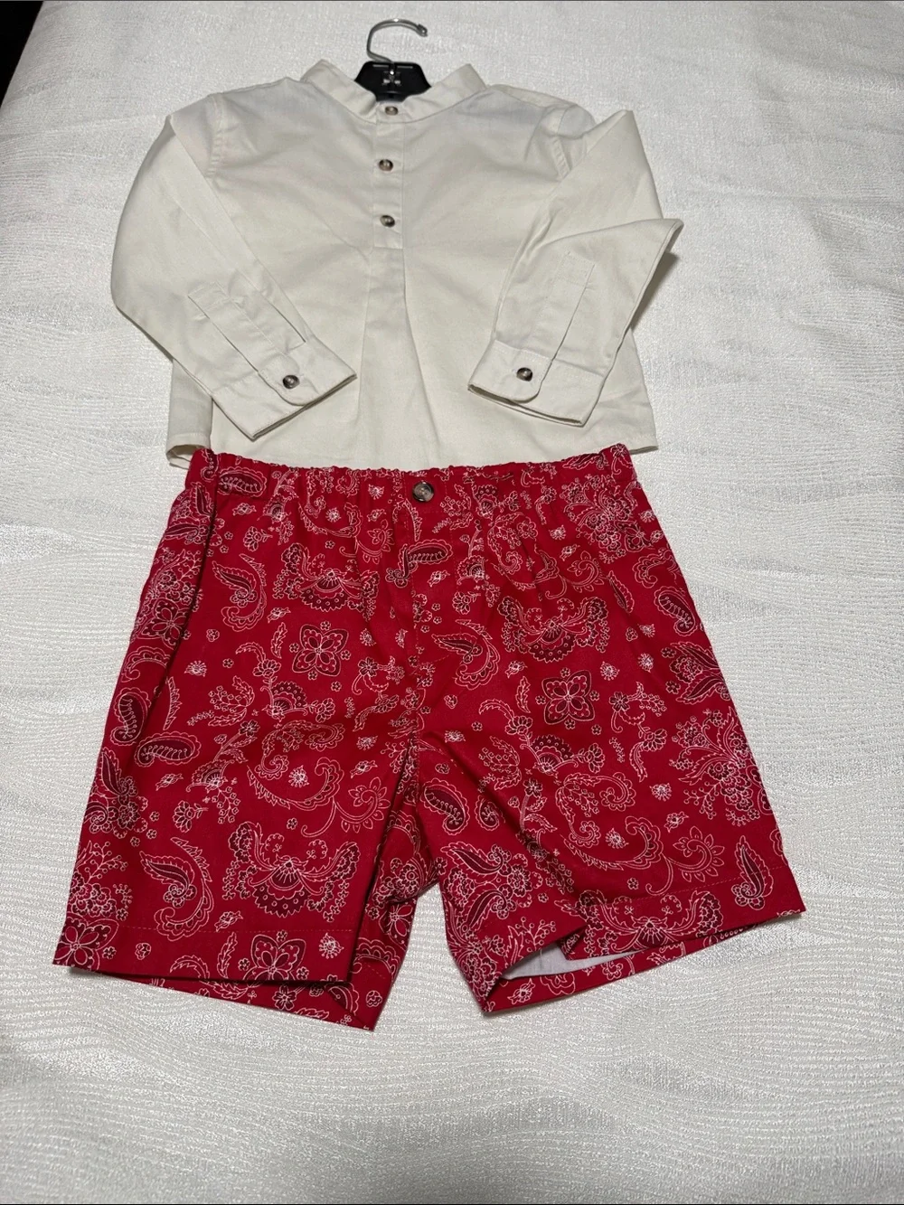 Red Paisley Men's Elastic Waist Shorts size 4T